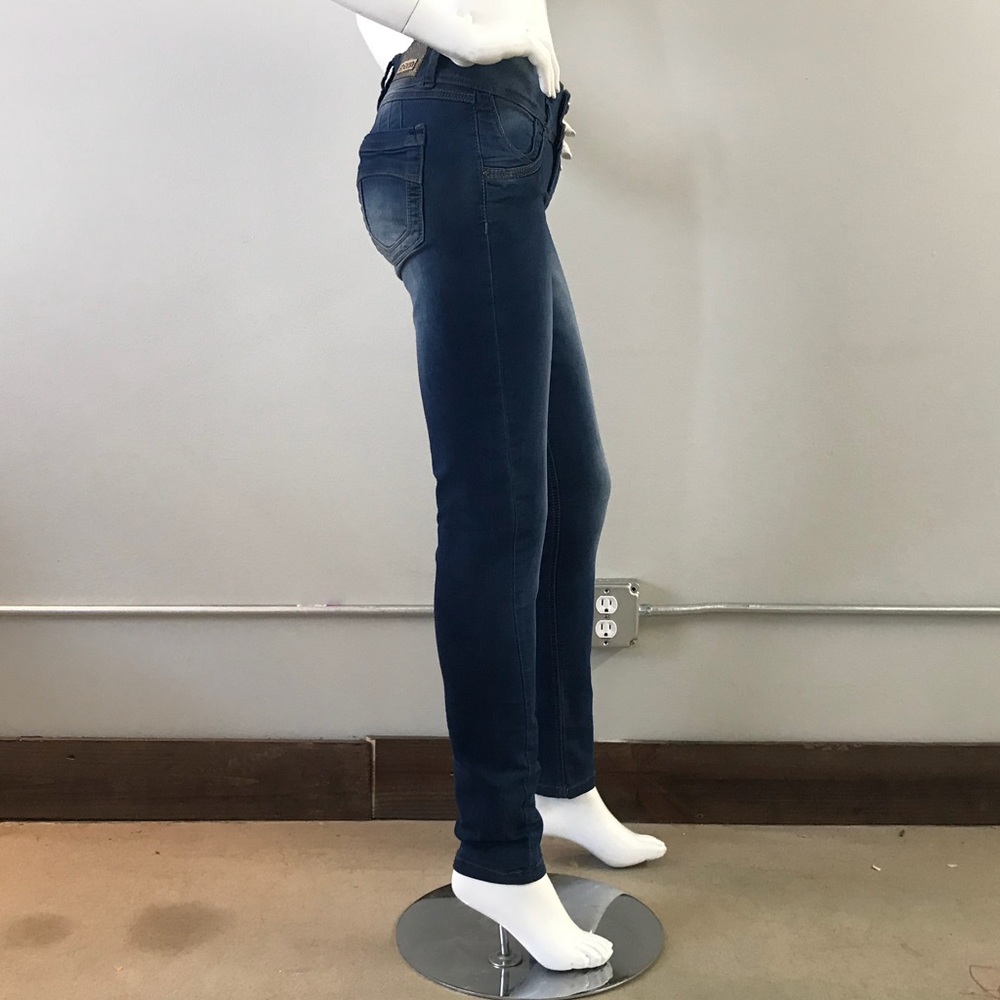 Jeans - Picture 7 of 8